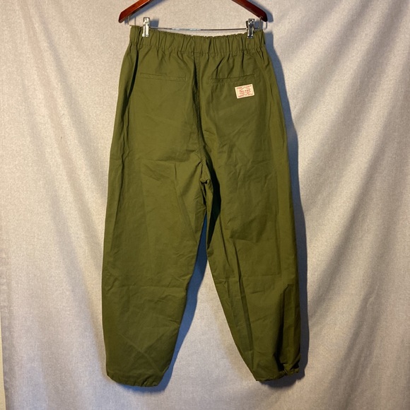 Re-pre the -tint corp. Unisex Olive pants. New - Picture 4 of 9